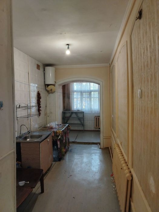 Чирчик ш. Центральный бозор 4х/3/4 100 м²