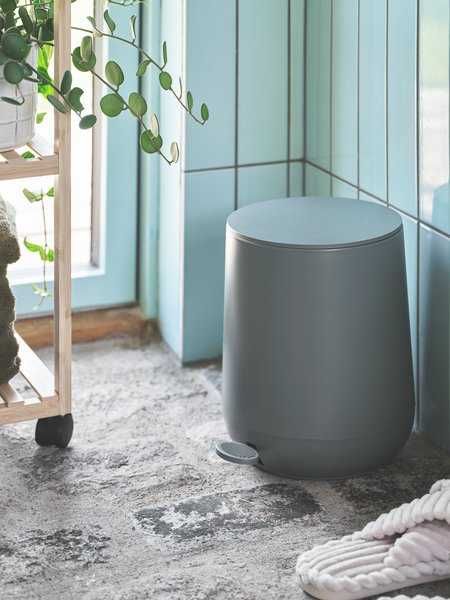 Кош за отпадъци с плавно затваряне (налични различни цветове)