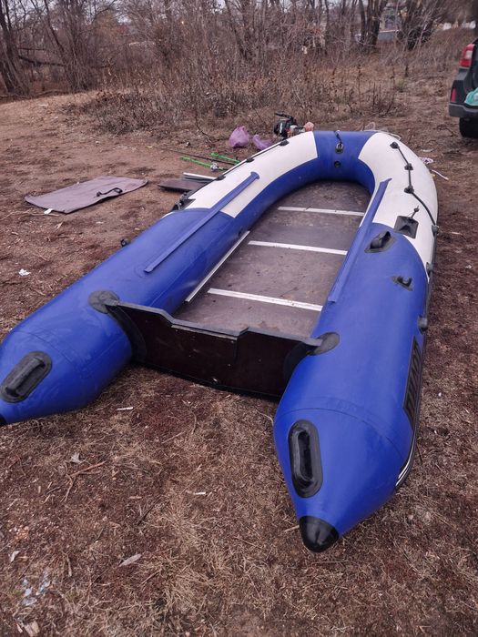 Надувная лодка Пилот М-360 с мотором