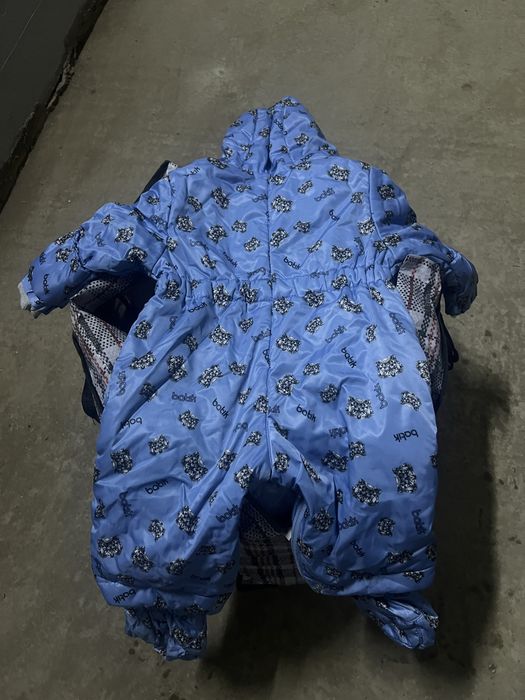Продам комбинезоны детские