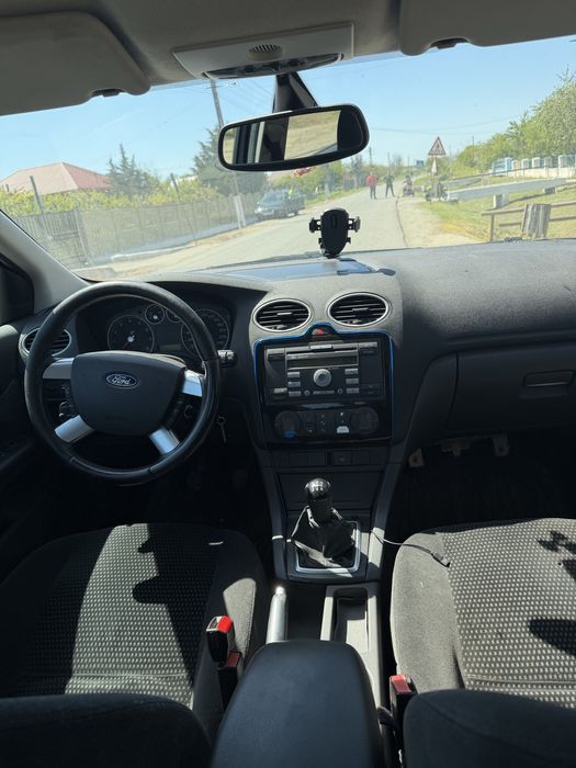 vand sau schimb cu triciclu ford  focus
