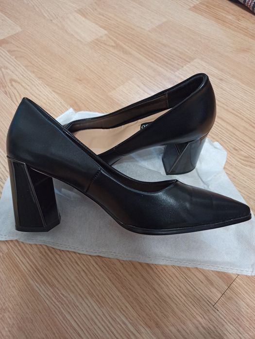 Продам туфли! Очень удобная колодка!!!