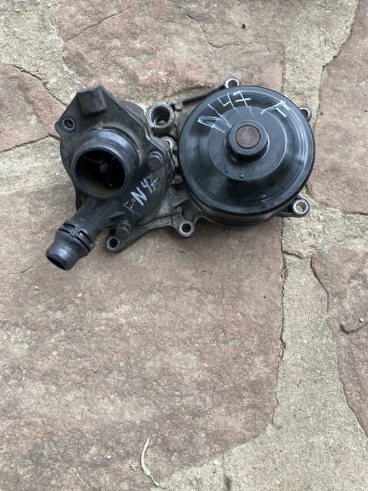 Вода помпа  BMW N47D20 f30,f31,f20,f21,е90 БМВ 318d,320d,118d,120d