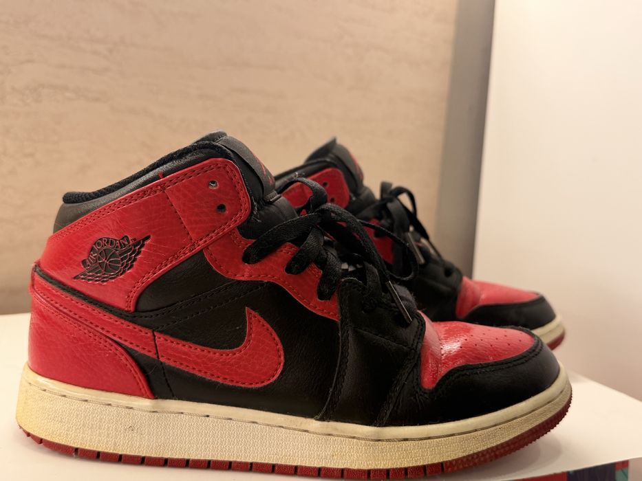 Nike Air Jordan 1 Mid - Черно с Червено