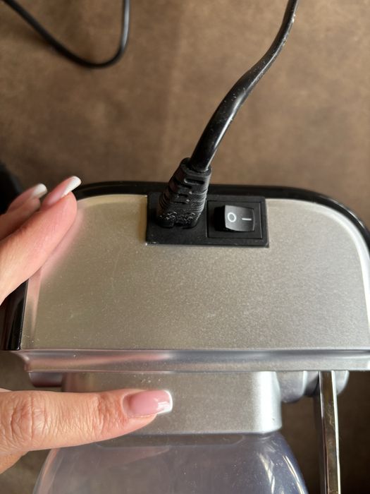 Машина за лесносвиване на цигари с кабел