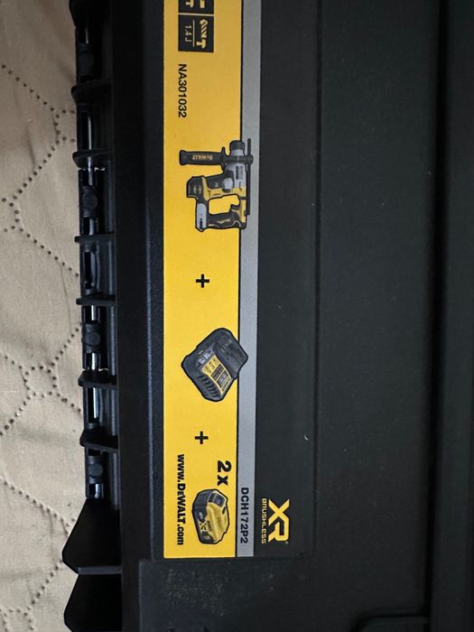 Чисто нов акумулаторен перфоратор DeWalt DCH172P2