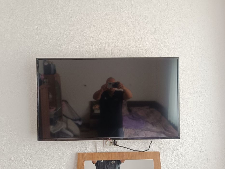 Продавам Телевизор Smart Tech 43 inch