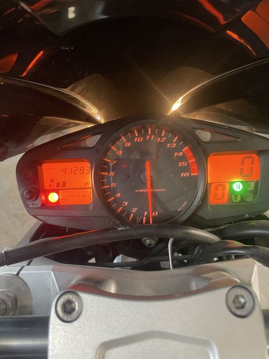 Suzuki gsr600 2006