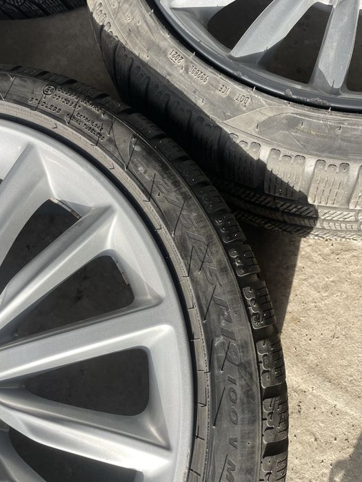 275/35||245/40/19 PIRELLI с джанти BMW