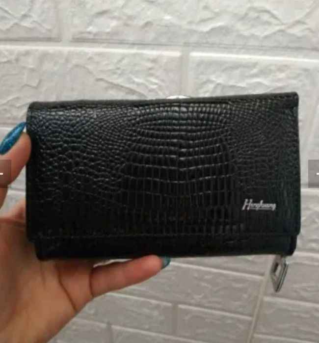 Дамски портмонета