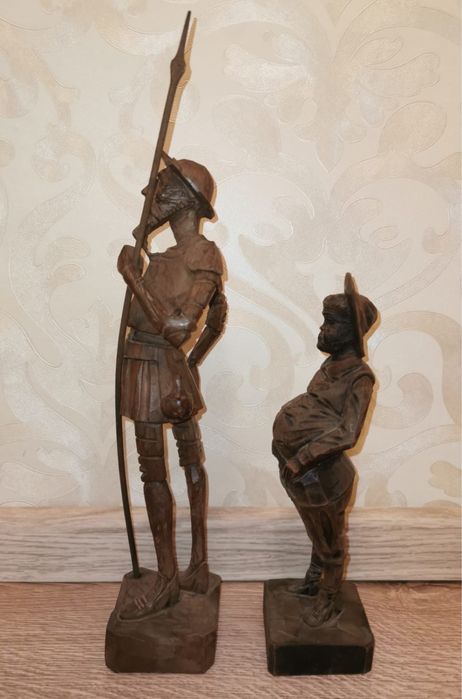 Дървени фигури Дон Кихот и Санчо Панса масив от едно  парче !