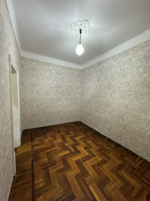 Ховли уй сотилади шахар марказида