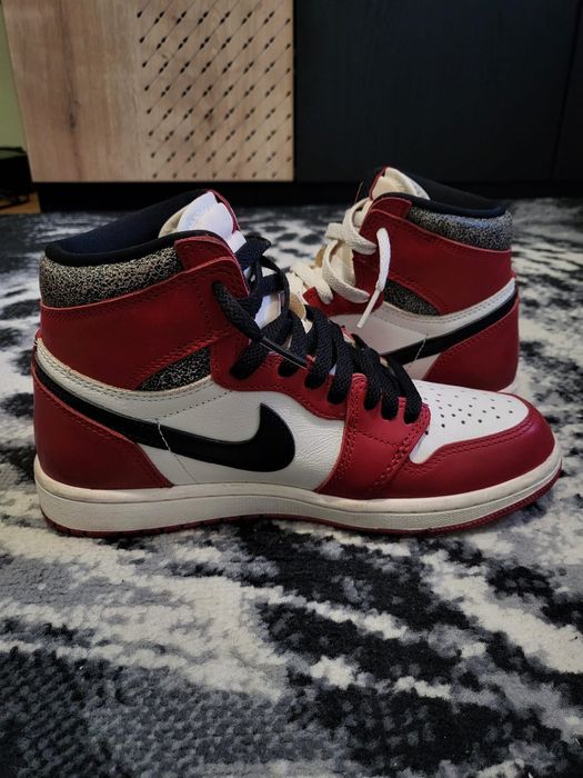 Jordan 1 retro high OG chicago lost and found