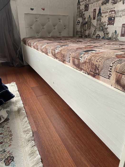 Спальная кровать