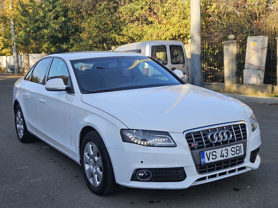 Audi a4 2.0 tdi 140 cp, an fab.  2009