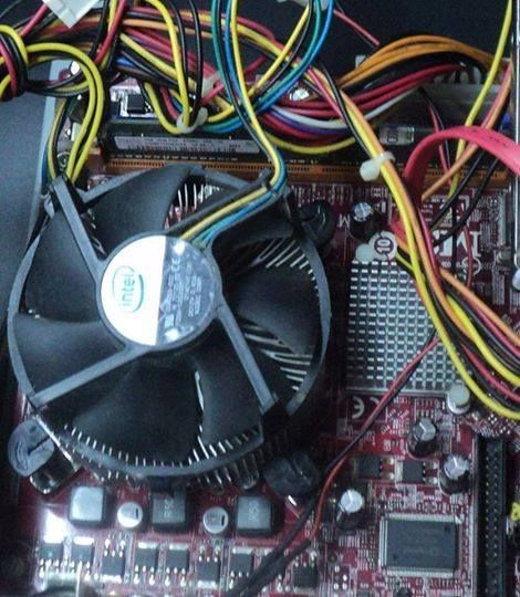 Kit Placa De Baza MSI N-1996 Intel LGA 775 Placa: MSI N-1996 Video: In