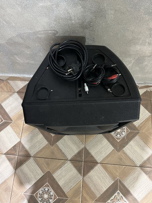 Vând boxa malone pe 12 inchi activa fac si schimb