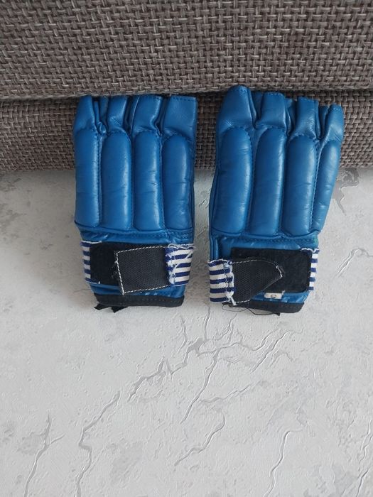 Боксерские перчатки