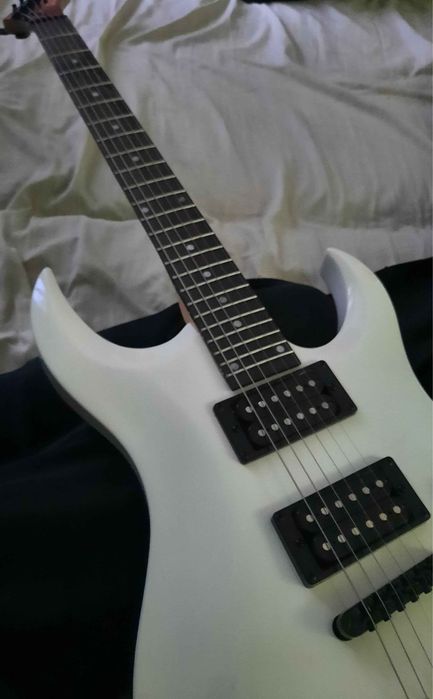 Vand chitara electrica  Grorge Washburn !!cititi descrierea!!