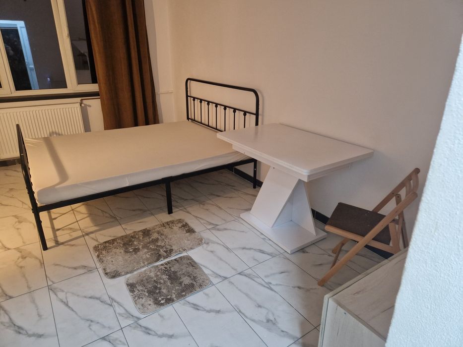 Garsoniera recent renovata