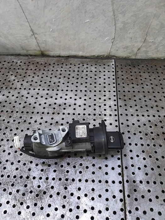 Contact auto cu cheie nissan qashqai j10 n0502825