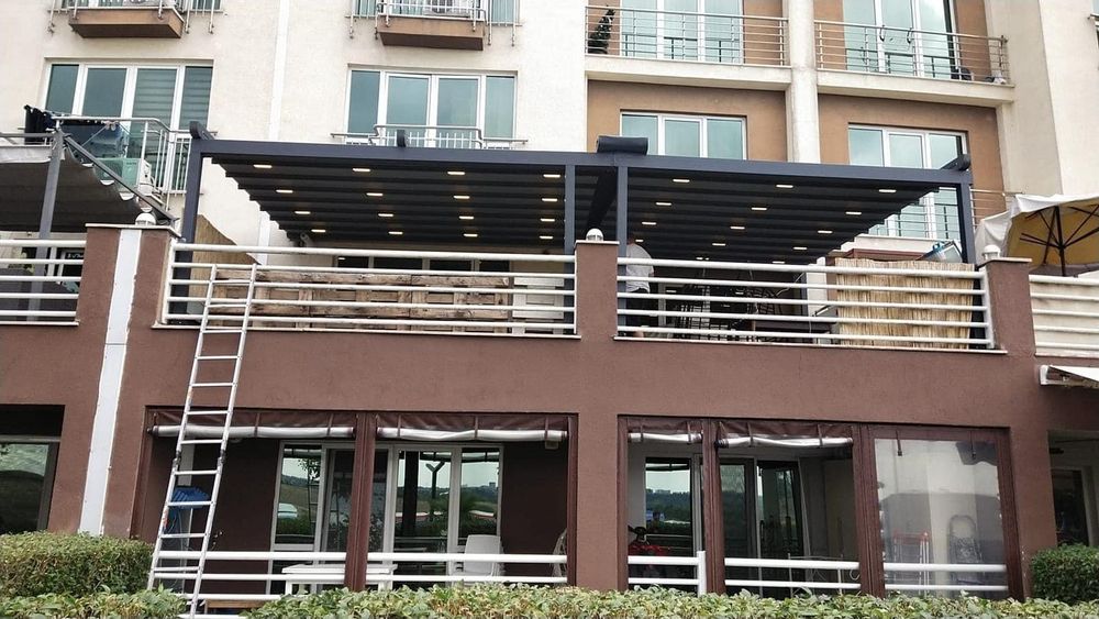 Пергола, биоклиматична пергола, стъклени тавани,гилотинно остъкляване