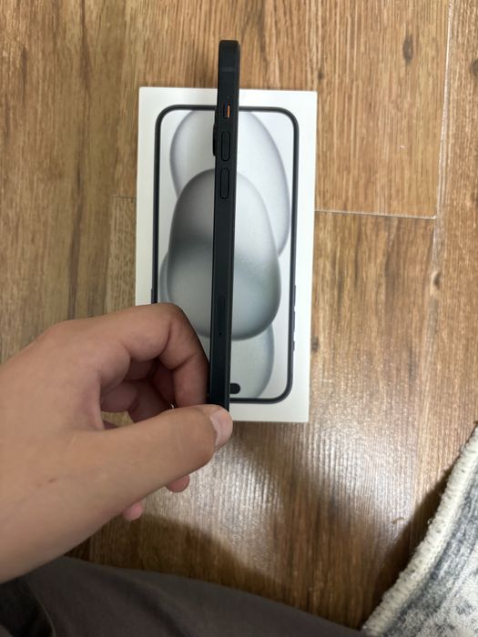Продавам iphone 15 plus-128gb Black