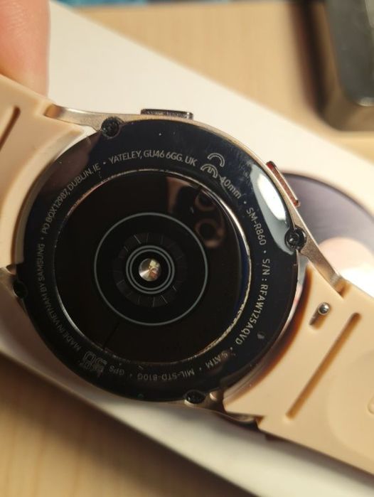 Продавам Samsung Galaxy Watch 4 дамски часовник