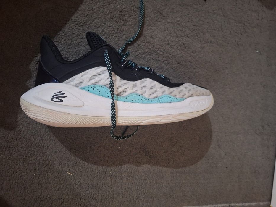 Pantofi baschet Curry 11