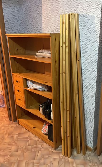 Продам деревяную полку-стеллаж