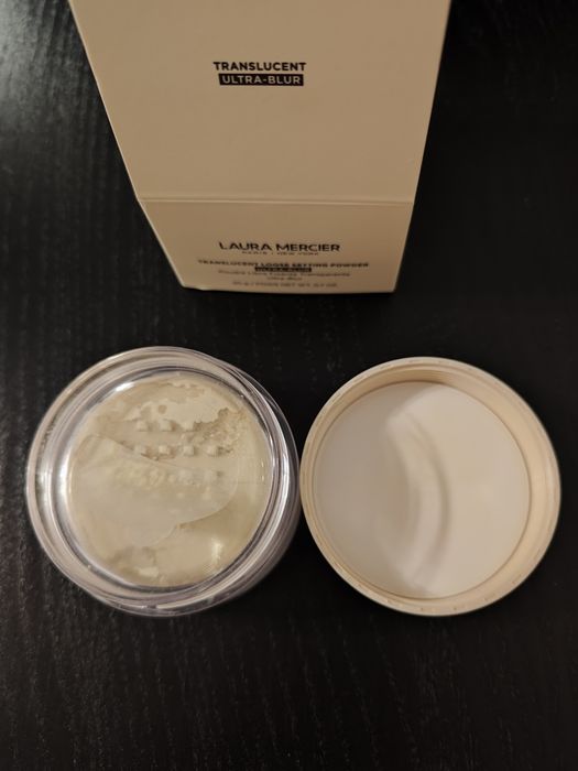 Pudra Laura Mercier ultra blur 
Dau mai departe acesta minunăți