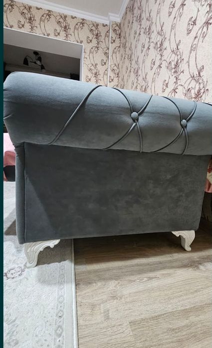 Продам диван и кресла 200000