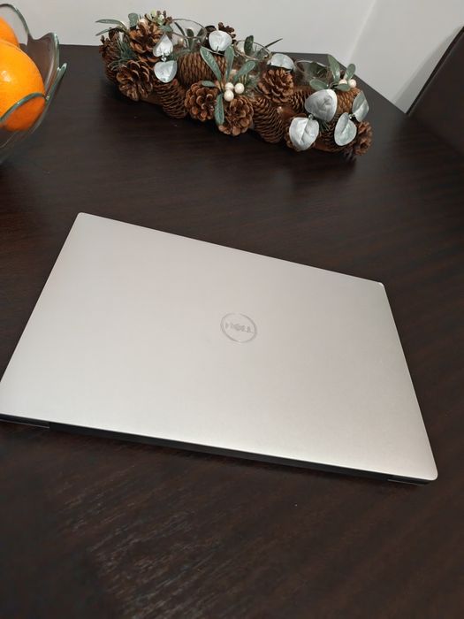 Laptop Dell ultraportabil XPS 9305