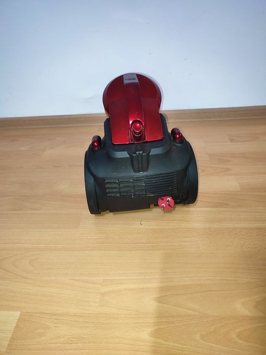 Aspirator fără sac Daewoo RCC-120R.