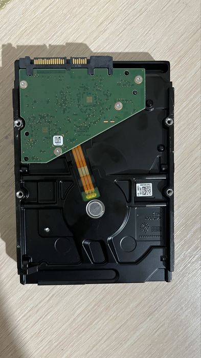 Жесткий диск Seagate SkyHawk 8TB SATA III