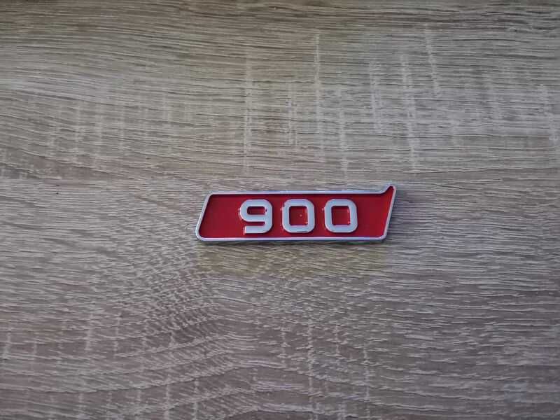 емблема Mercedes Benz BRABUS 900 червено със сребристо