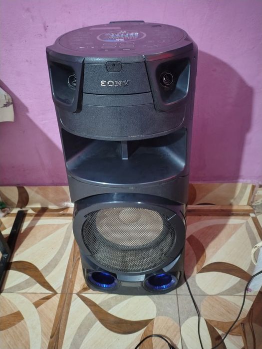 Vând boxă Sony mega bass