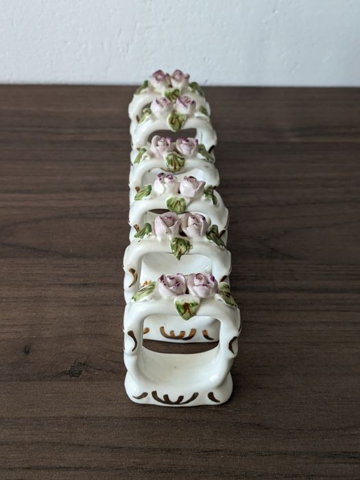 Порцеланови пръстени с рози