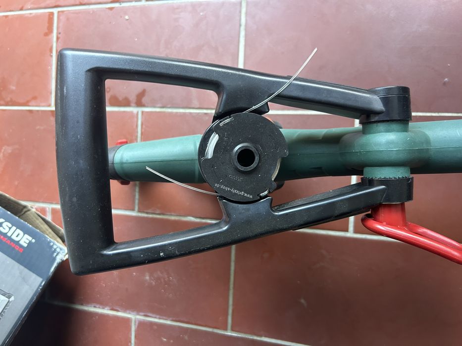 Trimmer Gazon pe acomulator 20V