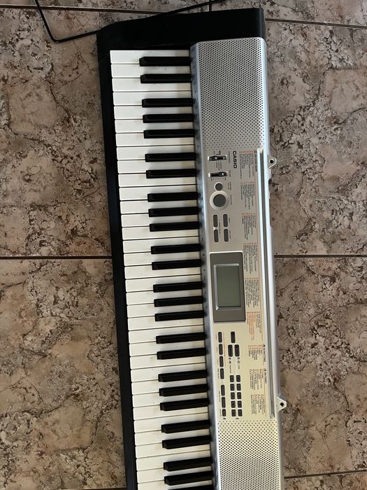 Pian Electronic CASIO LK-130