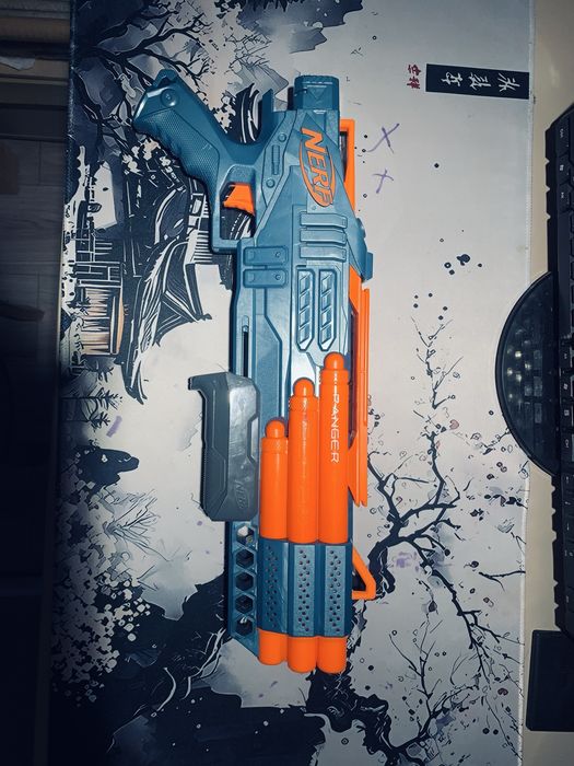 Продам Nerf в отличном состоянии