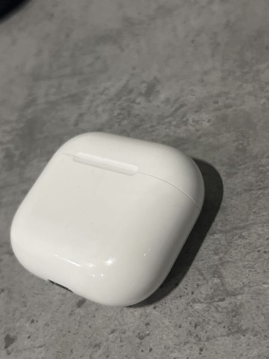 продам air pods 4