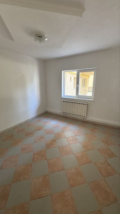 Inchirierz apartament / spatiu comercial