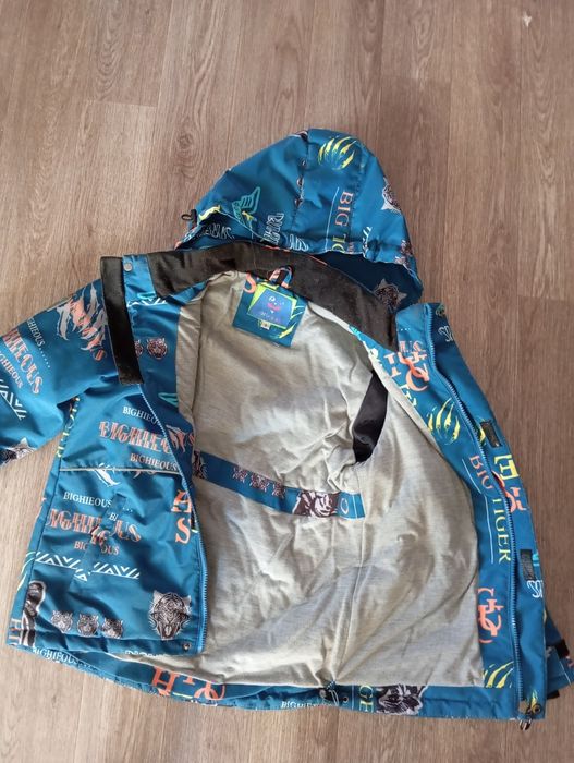 Продам демисезонный костюм на мальчика