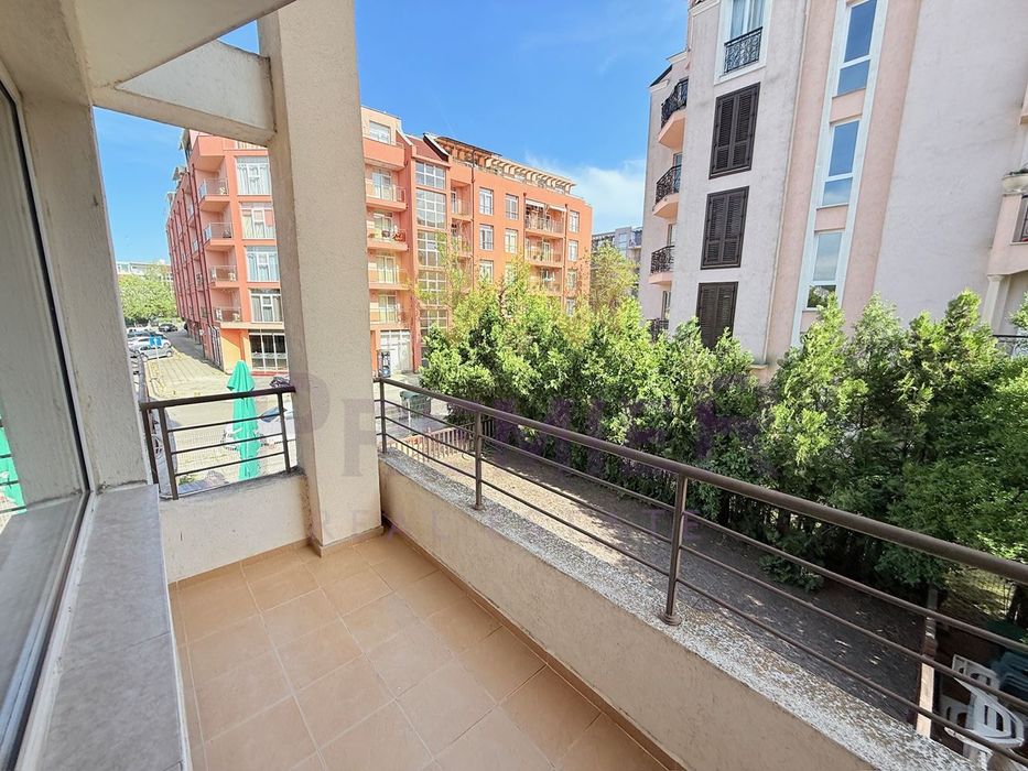 Продава се Двустаен апартамент в к.к. Слънчев бряг - 85 кв.м за 942 €/кв.м - Снимка #12