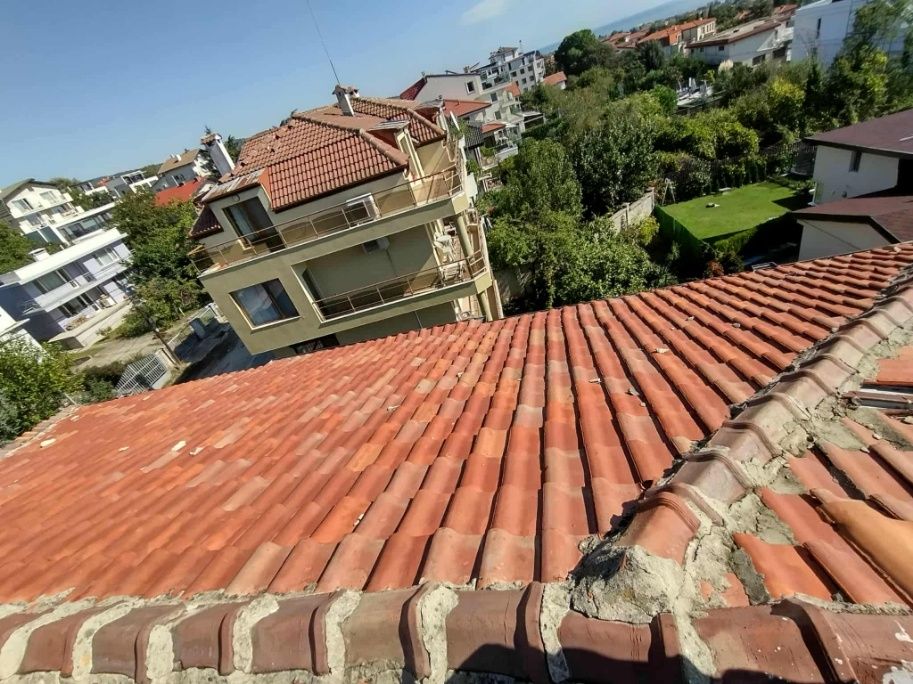 Частичен или цялостен ремонт на покриви