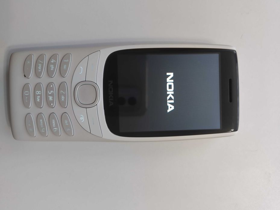 Nokia 8210 4G чисто нов внос от Германия класическа легенда 1450mAh