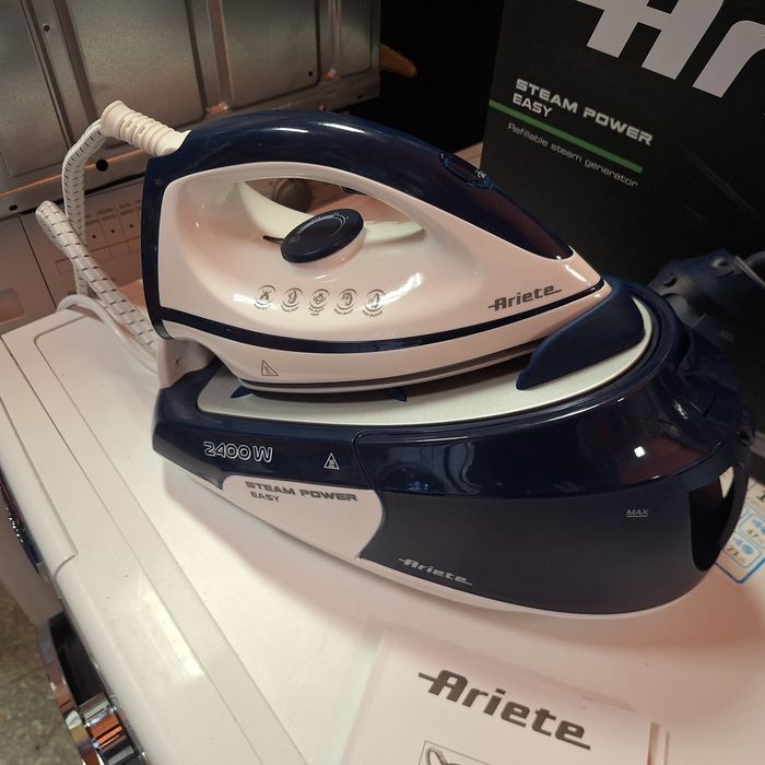 Ютия с парна станция 2400W чисто нова внос от Германия