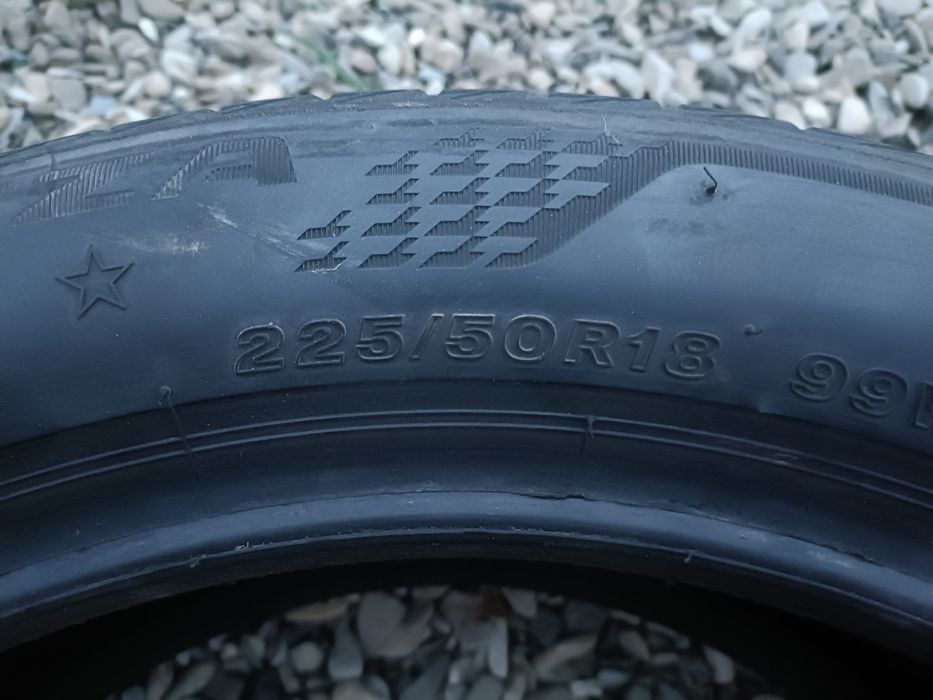 225 50 R18 Bridgestone DOT20 - VARA