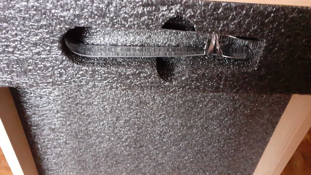 чаши антикварни масивни стъклени в масивна дървена кутия с кубчета лед